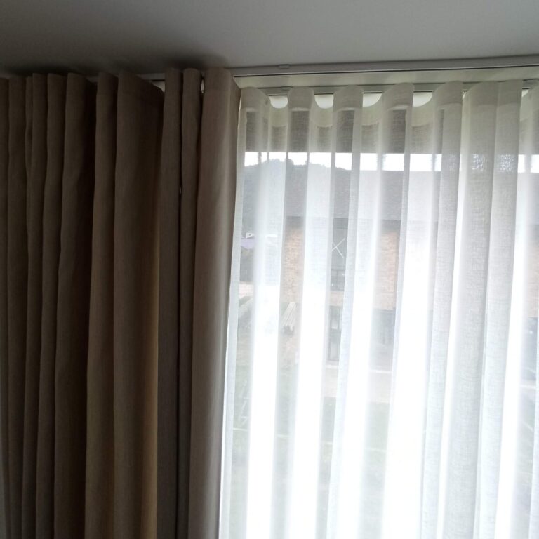 cortina onda serena velo y blackout de persianas pentagrama instaladas en chía Cundinamarca